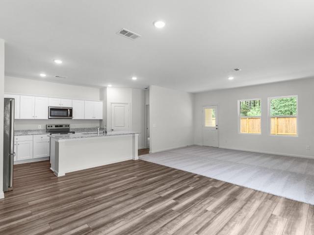 600 Sunlight Lake Blvd