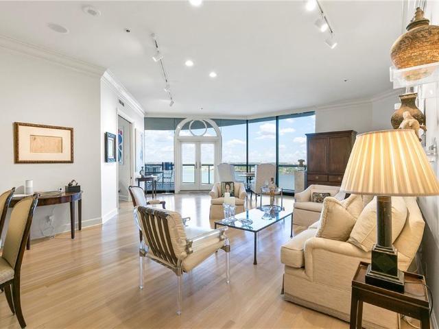 600 Port Of New Orleans Place # 6F