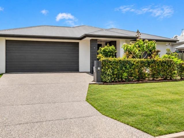 600m2 Stylish Lowset home with Room to Enjoy in Pacific Cove