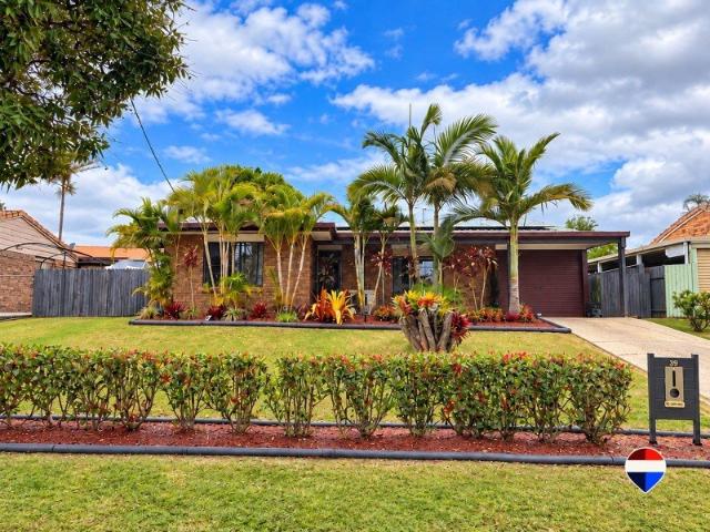 600sqm With Side Access, Room for the Boat and a Deck Made for Weekends