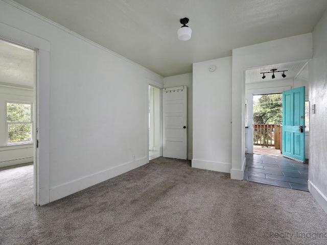 6015 6017 SE 99th Ave 2 Bedroom Apartment for Rent at 6015 Se 99th Ave, Portland, OR 97266 Lents