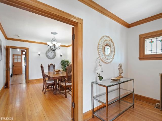 6017 N Austin Avenue, Chicago, US, IL