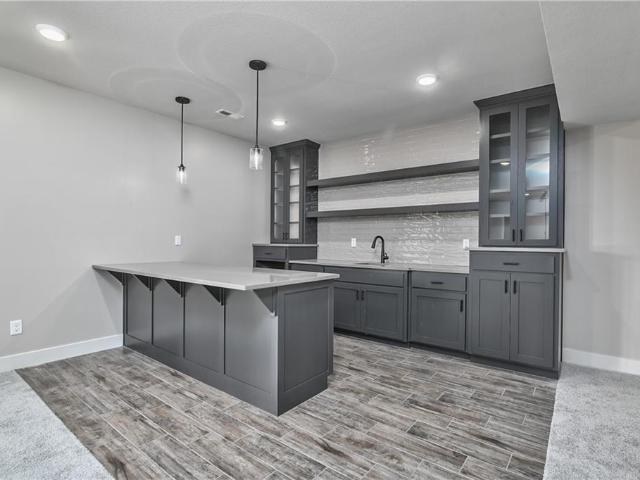 6010 Apache Dr, Shawnee, KS 66226 | MLS #2630