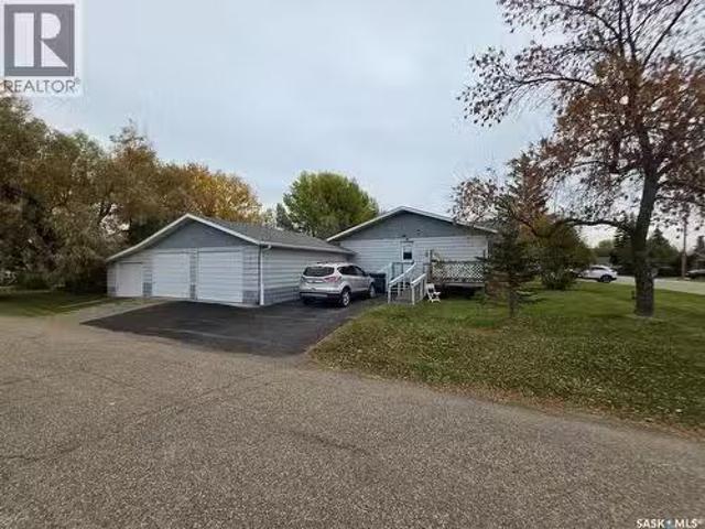 601 2Nd Avenue, Raymore, SK, S0A 3J0 house for sale Listing.