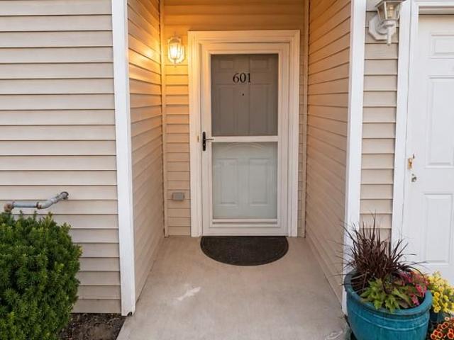 601 Commons Lane