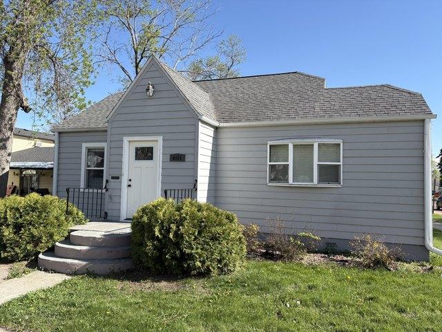 601 E 5th Ave, Mitchell, SD 57301