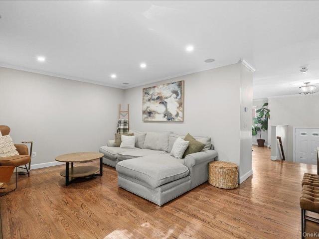 601 Kensington Way