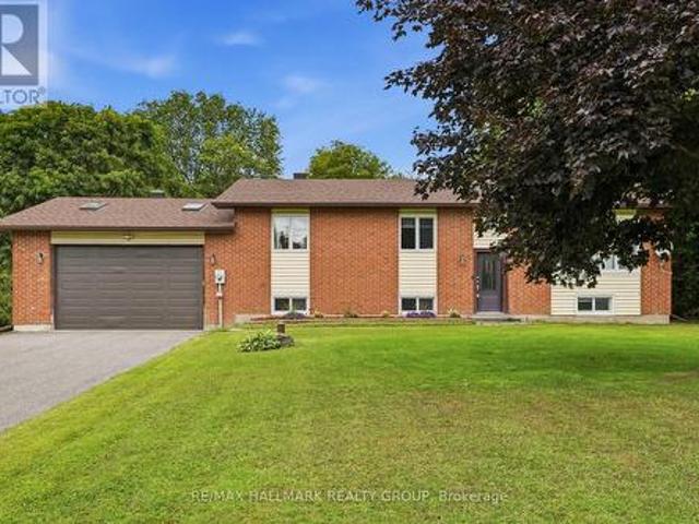 601 Lake George Road, Alfred And Plantagenet, ON, K0B 1L0 house for sale | Listing ID X13739 | Royal LePage