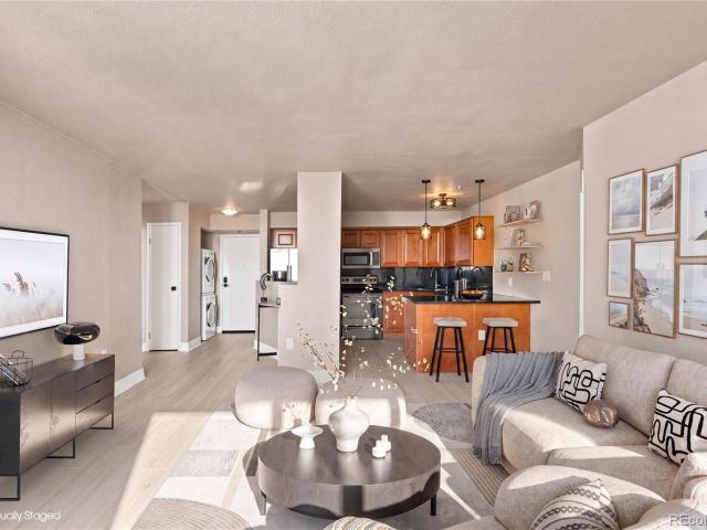 601 W 11th Avenue # 901