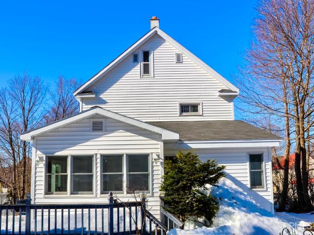 601 W Baraga Avenue