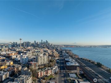 601 W Mercer Place # 301