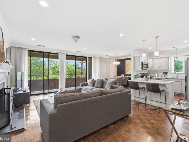 601 Wilkes St, Unit 301, Alexandria, VA 22314 | MLS #VAAX2055