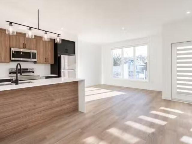 60299982 1045 Corydon Ave