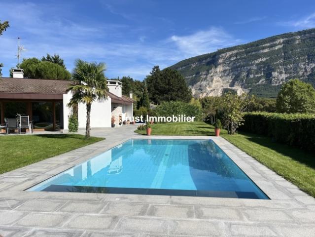 6029. VESSY RENOVIERTE ARCHITEKTENVILLA MIT SEEBELICHTUNG GENAUER ORT VESSY
