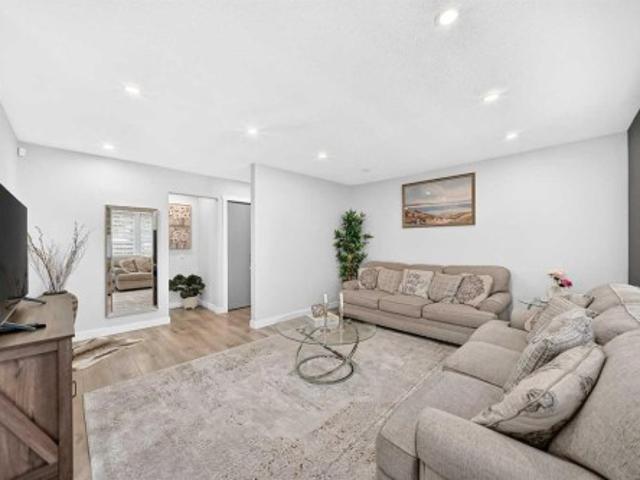 6020 18 Avenue Ne, Calgary, AB, T1Y 1P1 house for sale | Listing ID A2353 | Royal LePage