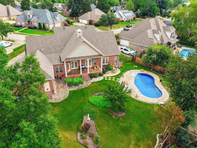 602 Colonial