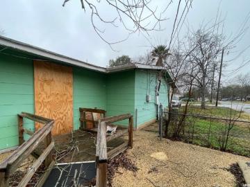 602 E Langley Blvd, Universal City, TX 78148 | MLS #1944