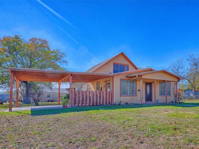 602 E Post Office St, Weimar, TX 78962 | MLS #21988