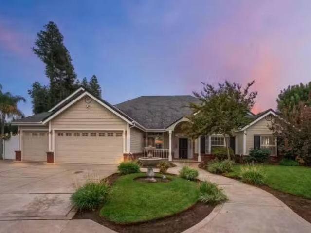 602 FALLBROOK AVE, CLOVIS, CA 93611