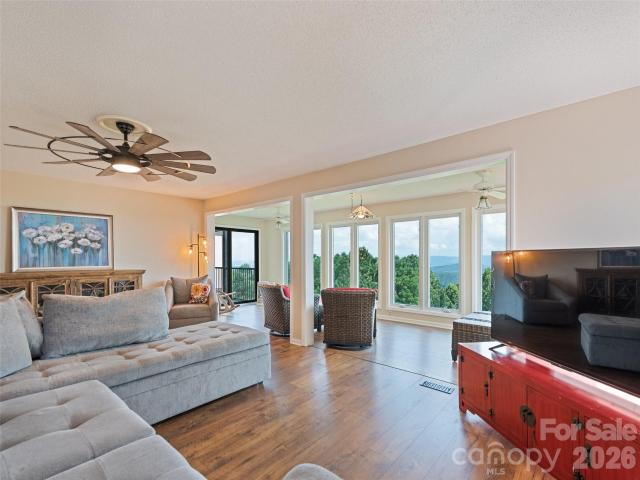 602 Fleetwood Plaza, Hendersonville, NC 28739 | MLS #4294