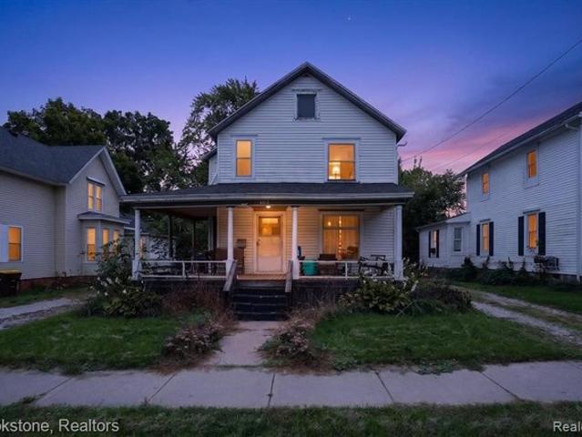 602 N Clinton Ave, Saint Johns, MI 48879