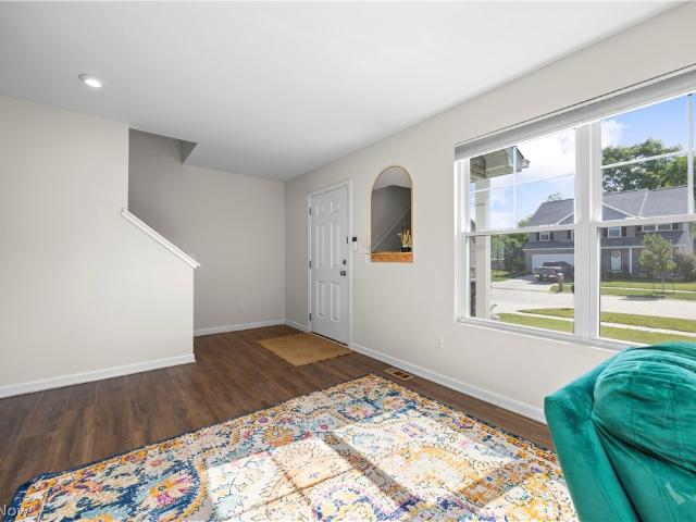 6034 Conneaut Light