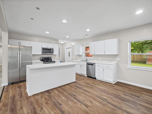 6035 N Hodges Drive
