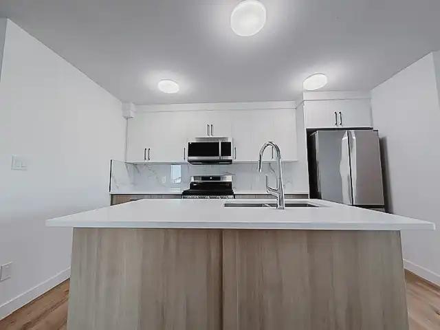 6035 105 Street NW 8 Plex, Edmonton Unit 1 Upper