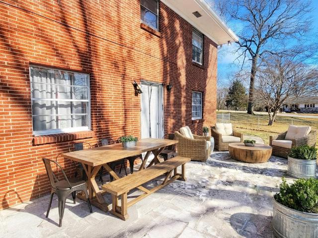 603 Crestview Drive