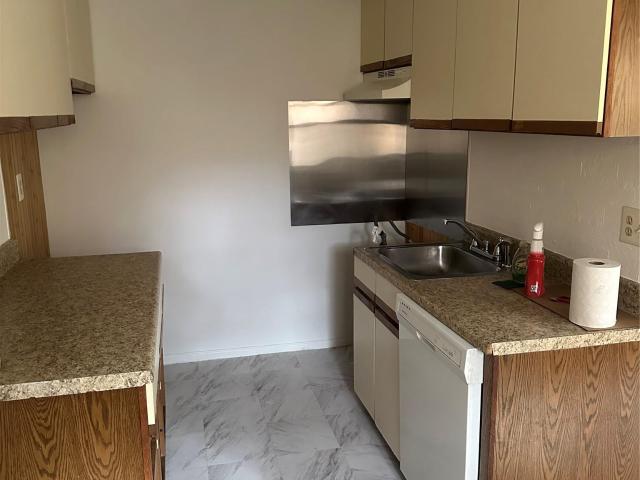 603 Barclay Manor 6C