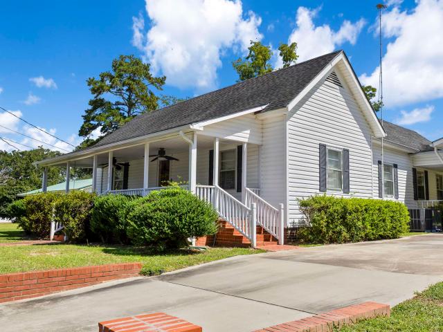 603 S Main St