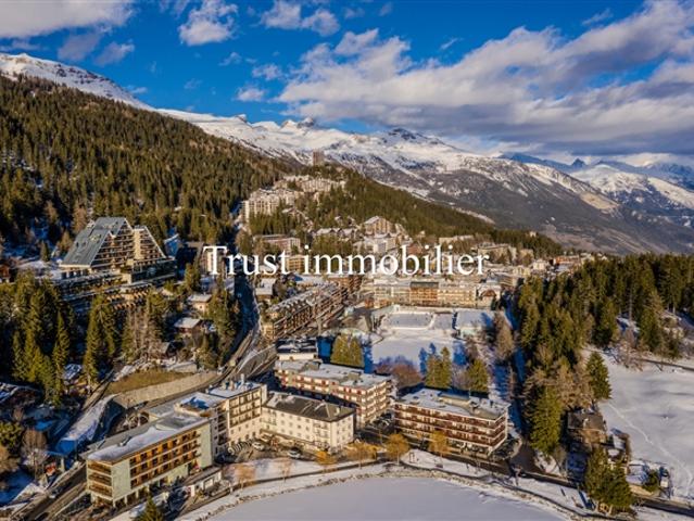 6046. Haus im Zentrum und Ski IN – OUT