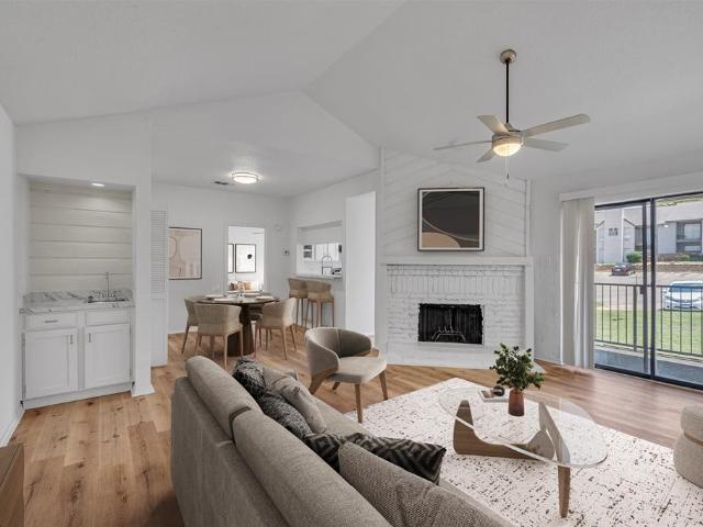 6040 Stoneybrook Dr, Fort Worth, TX 76112 | MLS #20890