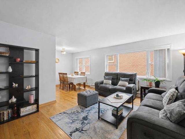 6043 N Northwest Highway # 5