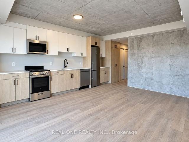 604 810 King Street W, Hamilton