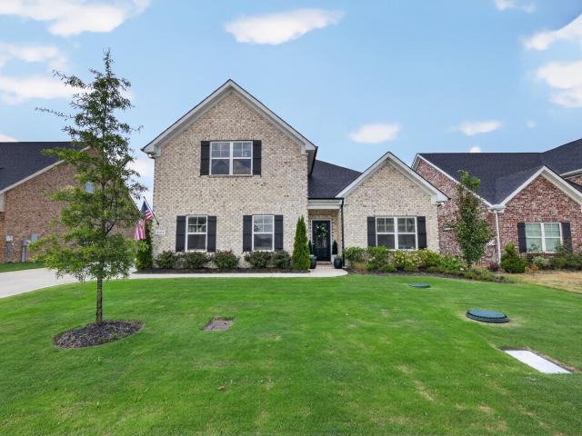 604 Hawkeye Ct