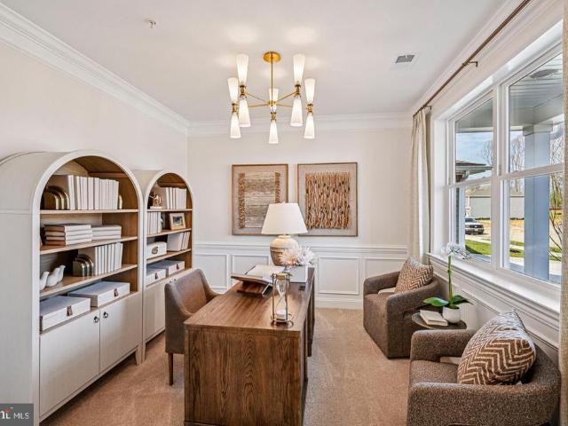 604 Heathrow Circle