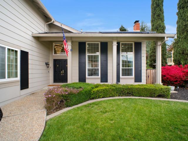 604 Lomond Cir