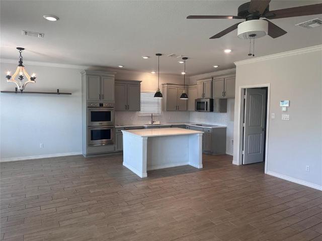 604 Lister Drive