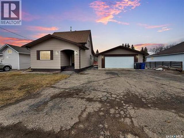 604 Sussex Avenue, Esterhazy, SK, S0A 0X0 house for sale | Listing ID SK034538 | Royal LePage