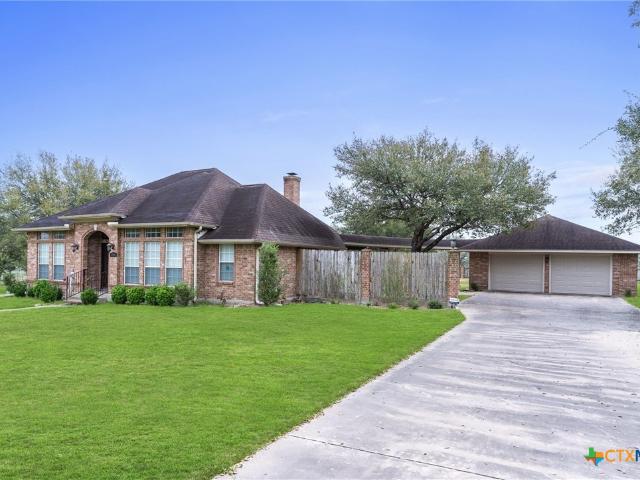 604 Texas Ave, Shiner, TX 77984 | MLS #607953