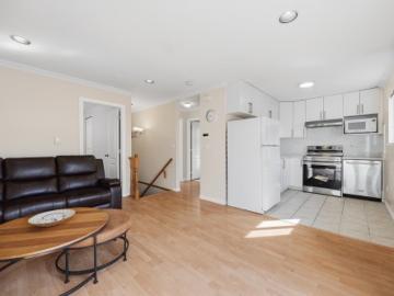 Greater Vancouver - Garden, Fireplace, Parking