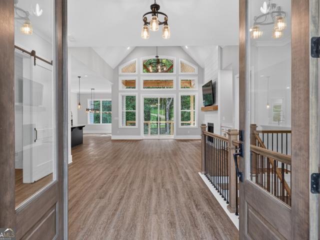 6052 Oak Hill Drive