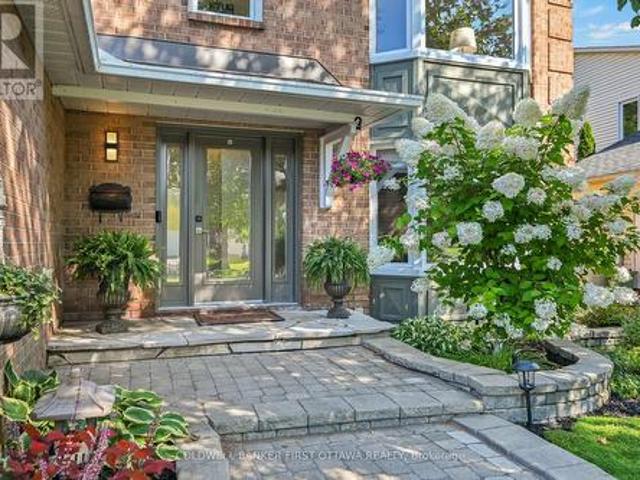 605 Brookridge Crescent, Ottawa, ON, K4A 1Z6 house for sale | Listing ID X13704 | Royal LePage