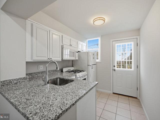 605 Lyndhurst St, Baltimore, MD 21229 | MLS #MDBA2204