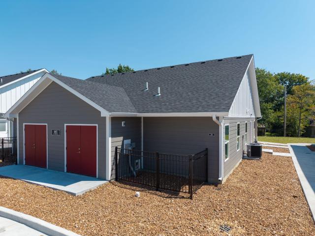 605 N 4TH ST 102