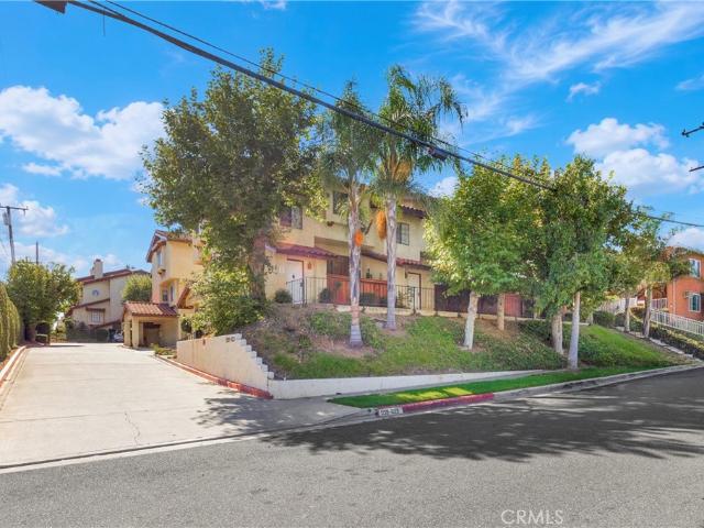 605 N Bedford
