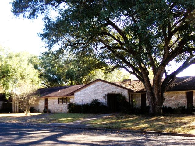 605 S Summit St, Weimar, TX 78962 | MLS #94484