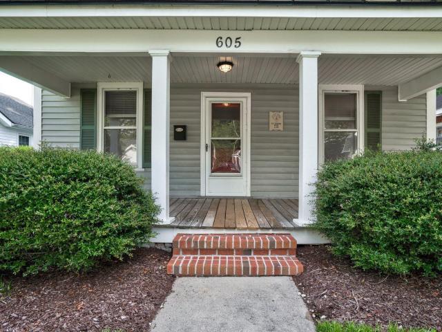 605 Saint David Street