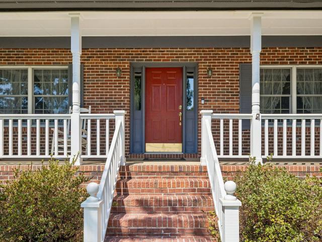 605 Stonebrook Drive